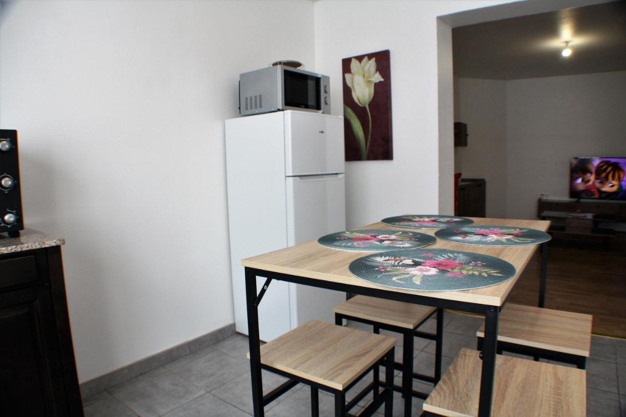 Le Cottage Des Curie Calais Esterno foto