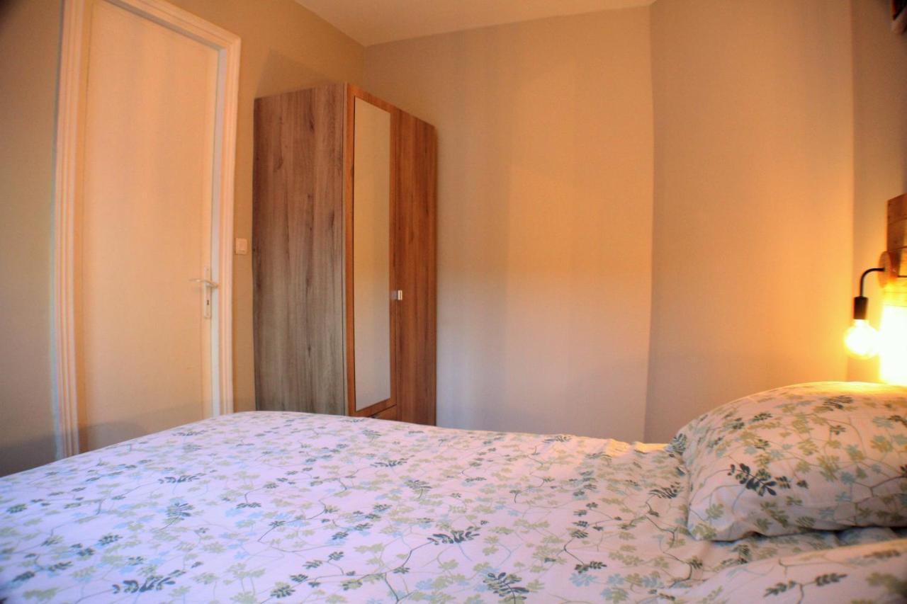 Le Cottage Des Curie Calais Esterno foto